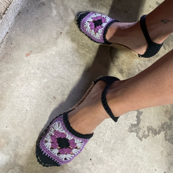 Amazing Crocheted Espadrilles - Picture 5 of 9